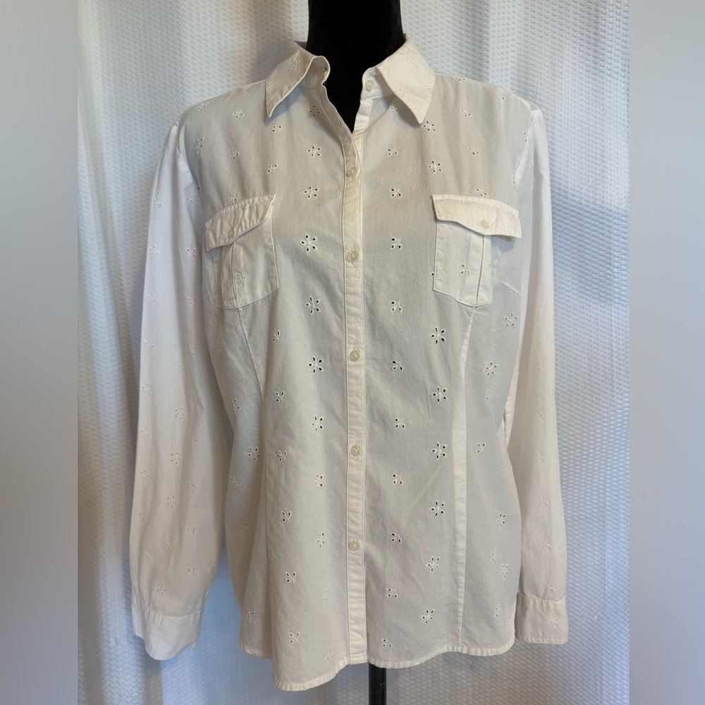 New York & Co 100% cotton white eyelet long sleeve button down blouse size large